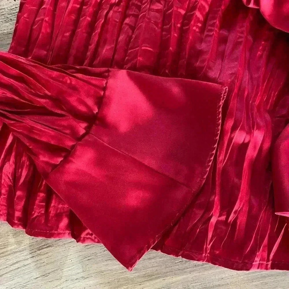 Sunny Leigh wrap top-red-size L- NWOT - Picture 6 of 7